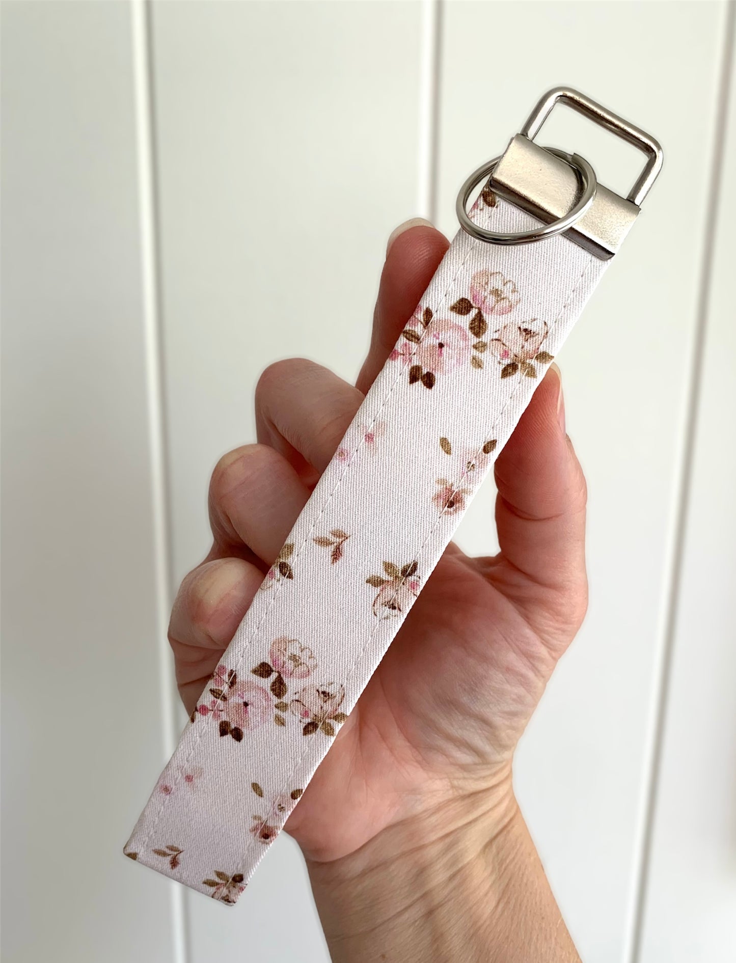 Vintage Cream Floral Wristlet Key Chain